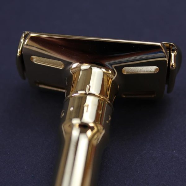 Merkur Futur Gold Plated Razor - Image 4