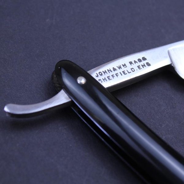 Vintage Ragg 6/8 Near Wedge Napoleon Razor - Image 2