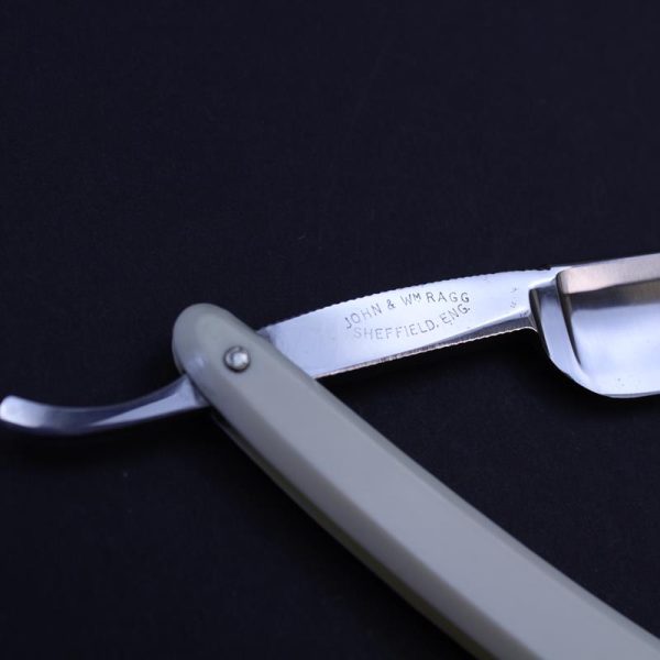 Vintage Ragg 6/8 Napoleon Razor - Image 7