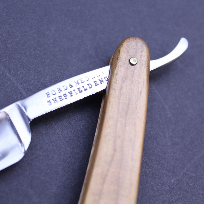 Vintage 5/8 Ford & Medley Arrow Razor - Image 3