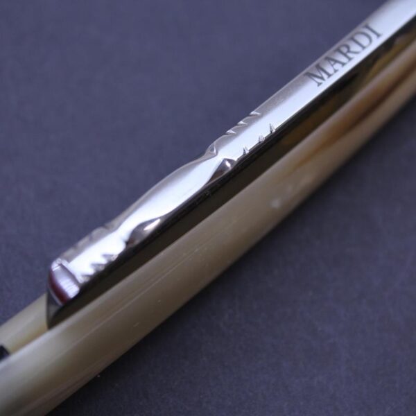 Pre-Owned Bijou de France Mardi Blonde Horn - Image 10