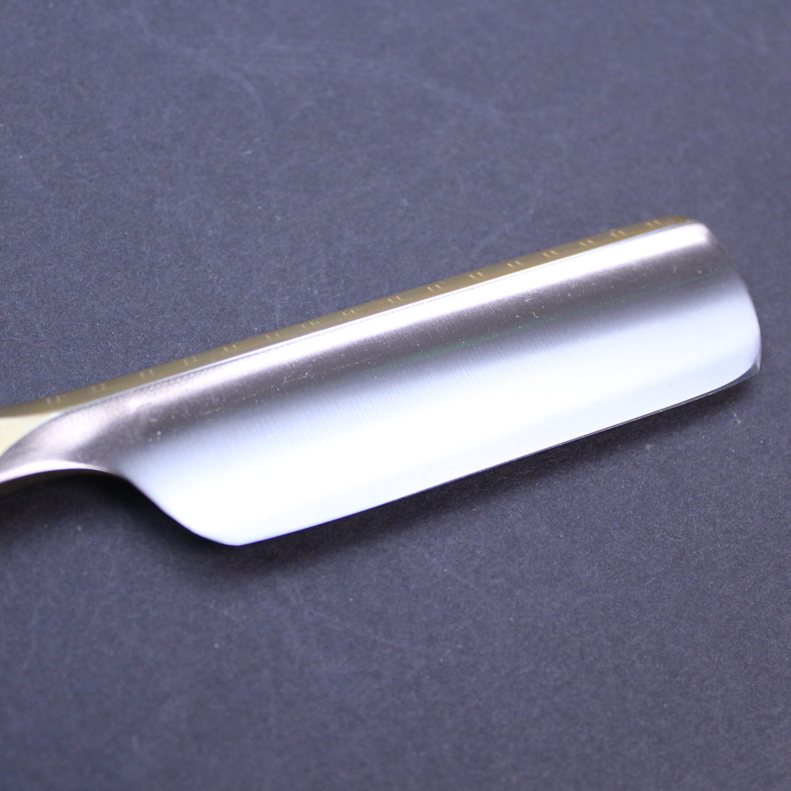 Pre-Owned Dovo Bismarck Ebony Razor - Image 6