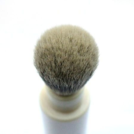 Invisible Edge Silvertip Badger Travel Shave Brush (Faux Ivory) The Invisible Edge - 2